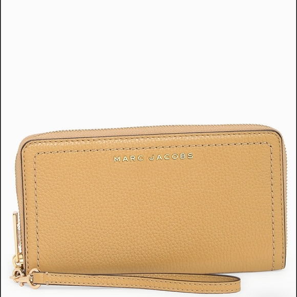 Marc Jacobs Pebbled Leather Large Wristlet Wallet Ice coffe NWT. - Picture 3 of 8